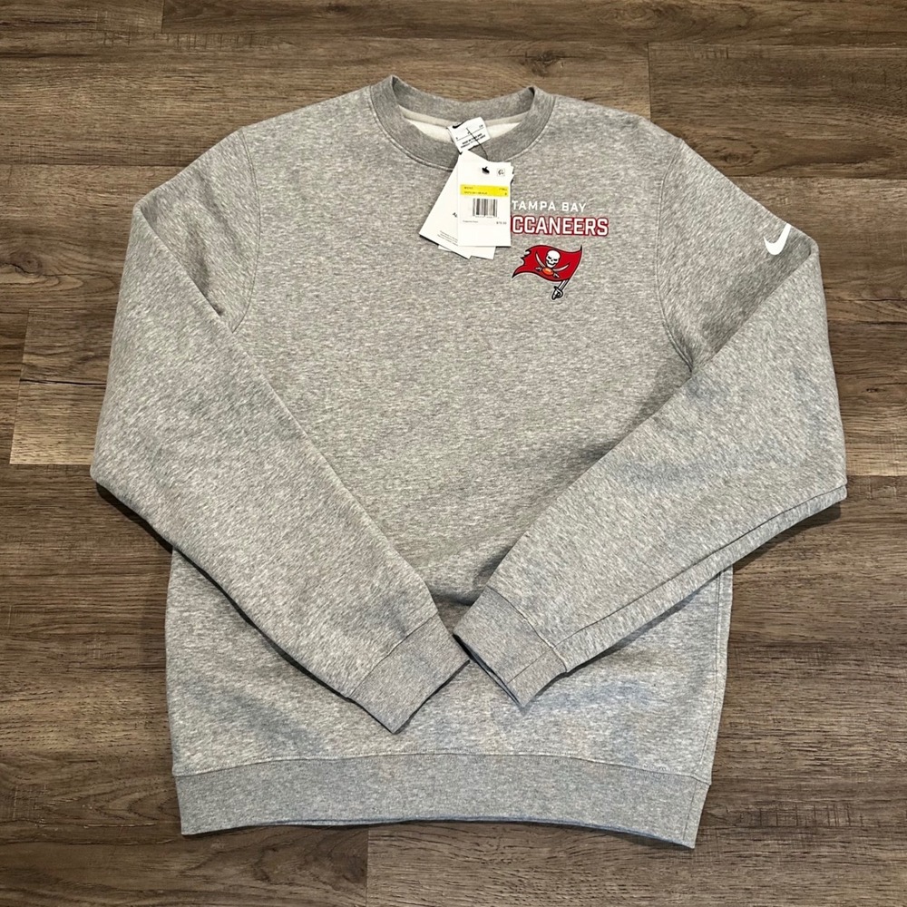NWT Nike Tampa Bay Buccaneers Crewneck Sweatshirt Men Small NFL Club Fleece